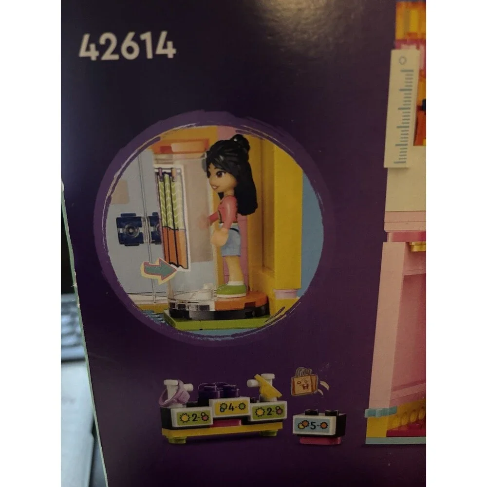 LEGO FRIENDS Vintage Fashion Store #42614 409 Pcs Celebrates Diversity *Vitiligo